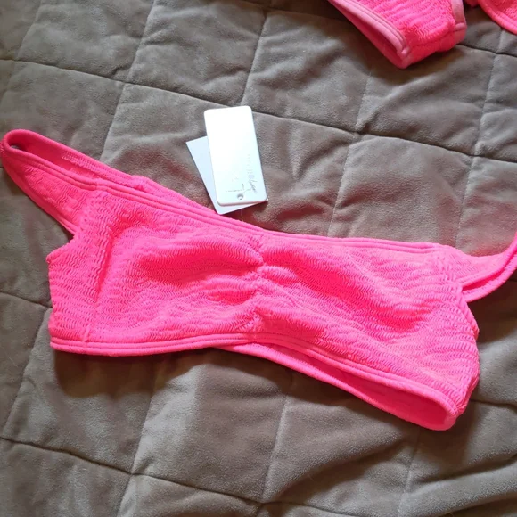 l*space | Swim | Lspace Pucker Up Ziggy Top Small Neon Pink